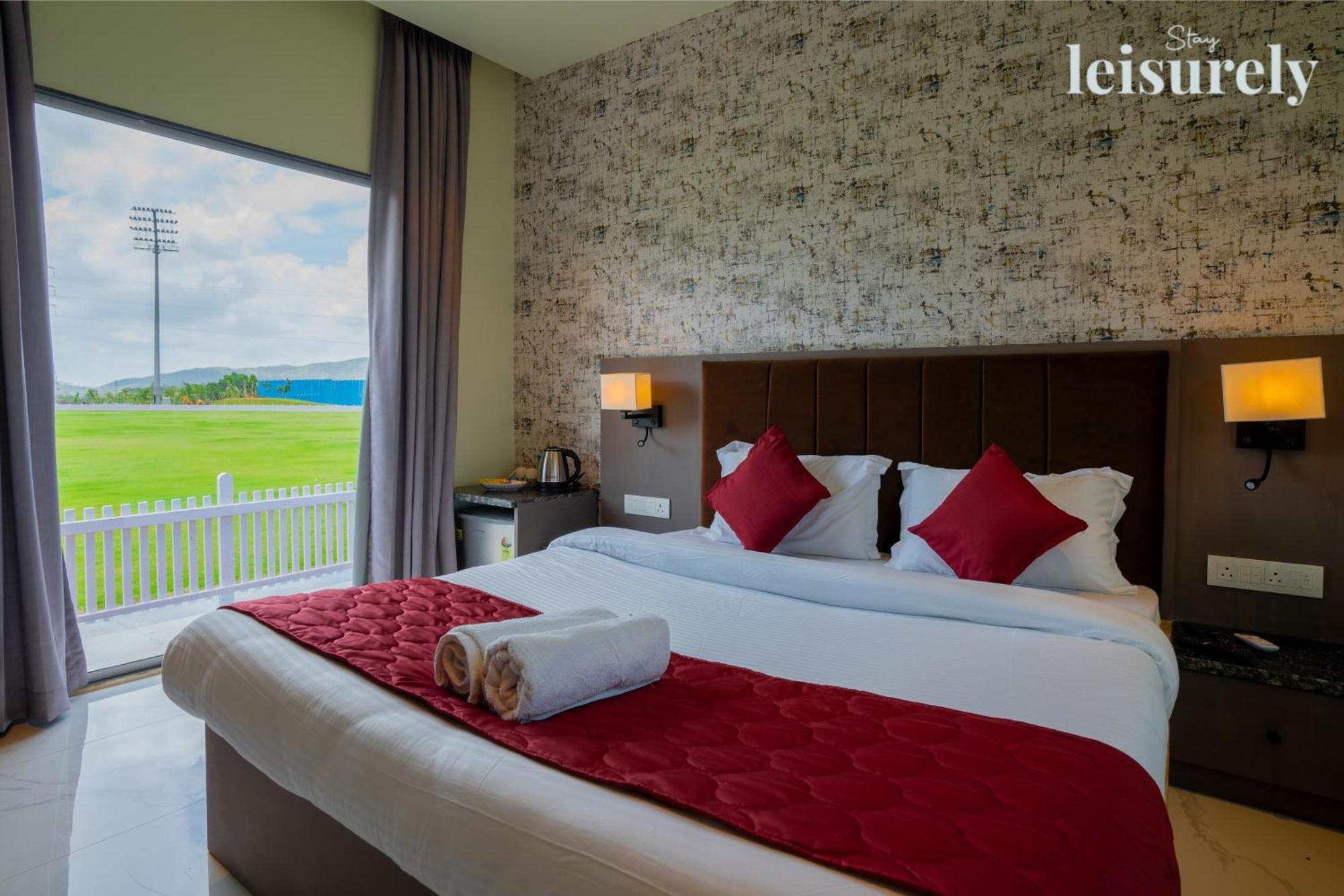 Stay Leisurely - Pavilion By The Hills, Lonavala - Stadium View Rooms Экстерьер фото