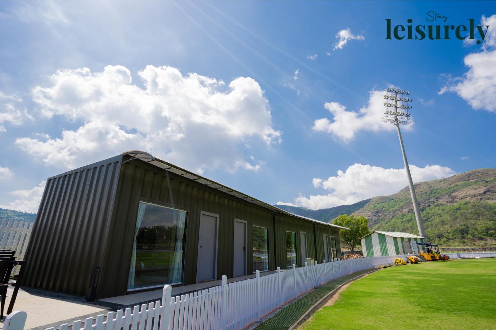 Stay Leisurely - Pavilion By The Hills, Lonavala - Stadium View Rooms Экстерьер фото