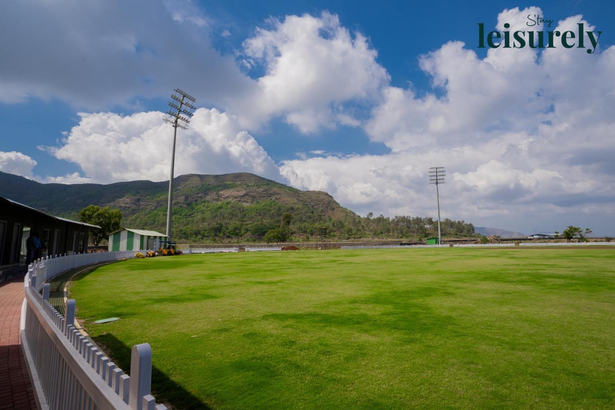 Stay Leisurely - Pavilion By The Hills, Lonavala - Stadium View Rooms Экстерьер фото